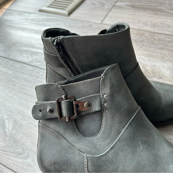 Earth West Riverton Smooth Leather Ankle Bootie  in Oil Green - Picture 10 of 13